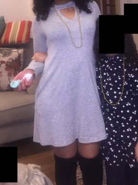 Women’s Gray Long-Sleeve V-Neck Knit Dress body shaping with pockets
